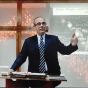 无线电专家多斯蒂:留守在“废除上帝”的国家