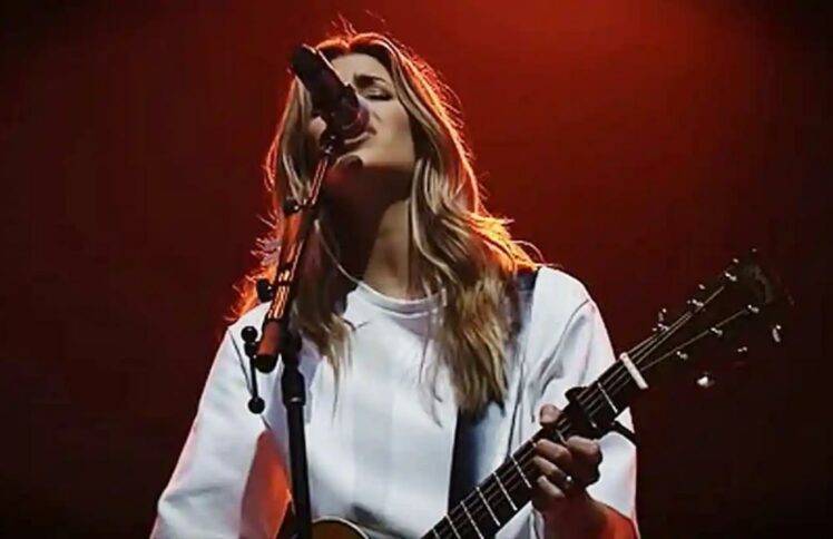 不是荣耀自己——第60届格莱美奖获奖歌曲:《何等荣美的名》