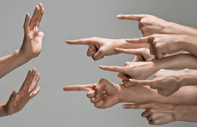 不再论断:走通那条从敌意到怜悯的路