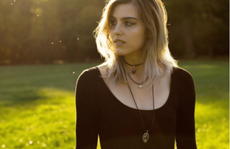 占星家安吉拉：我是个结，却想把自己解开