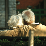 陪伴患病妻子30年:苦难让我有怜悯的心肠