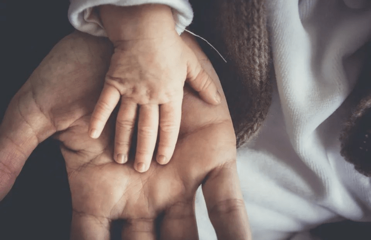 不要称呼地上的人为父