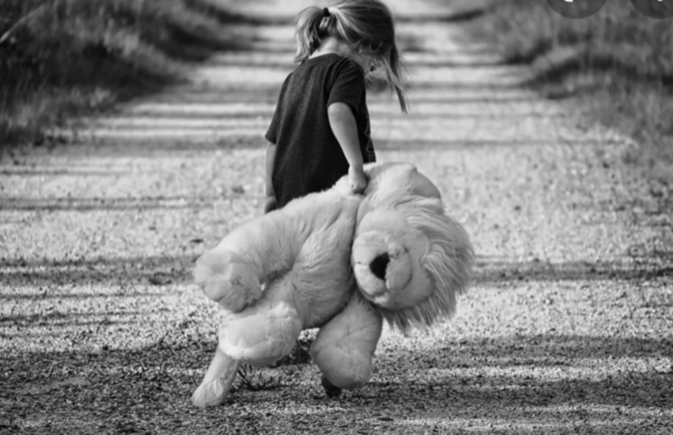 被生父、养父、继父抛弃的女儿:我想知道我是谁?