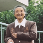 喂猪的母亲，竟是云南第一位女医学博士